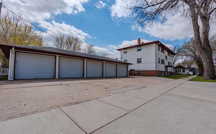 Pictures of Multifamily property located at 420 10TH AVE N, Fargo, ND 58102 for sales - image #1