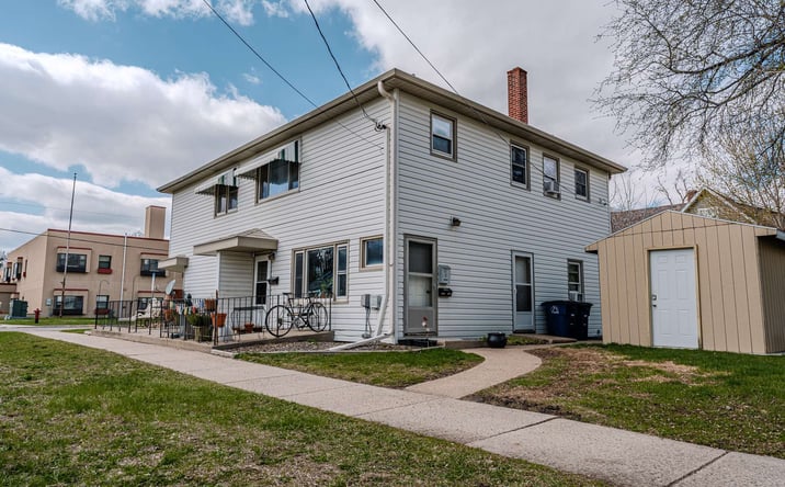Pictures of Multifamily property located at 1002 5th Ave S, Moorhead, MN 56560 for sales - image #1