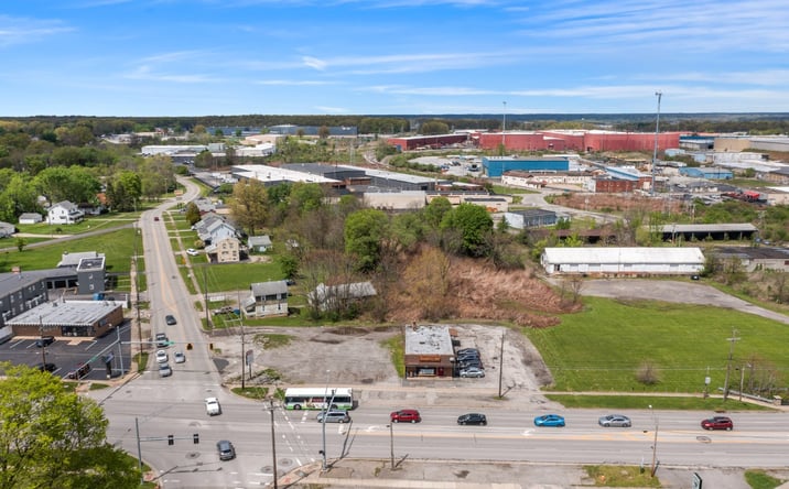 Pictures of Retail property located at 3780 Mahoning Ave, Austintown, OH 44515 for sales - image #1
