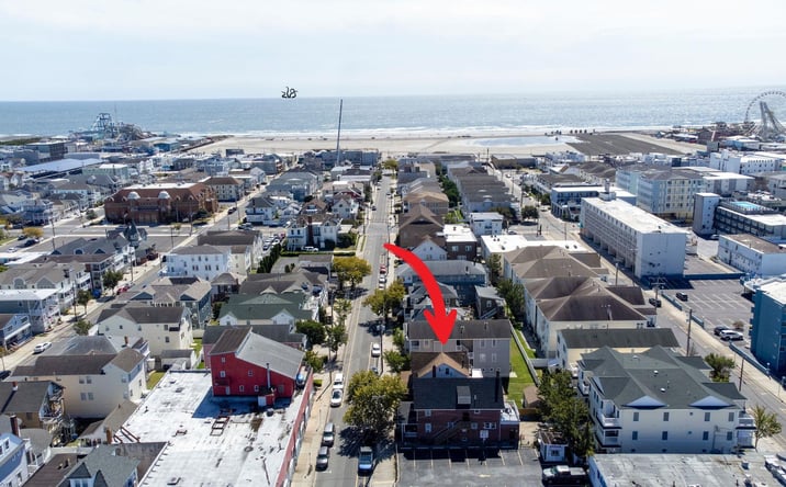 Pictures of Multifamily property located at 208 E Maple Avenue, Wildwood, NJ 08260 for sales - image #1
