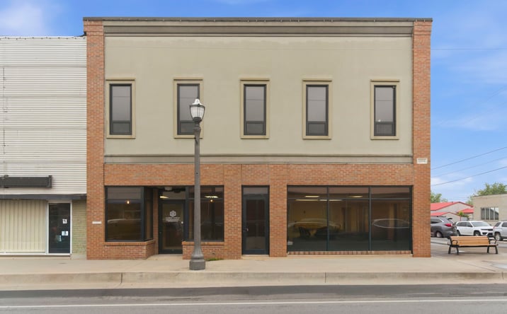 Pictures of Retail property located at 805 Main Street, Cassville, MO 65625 for sales - image #1