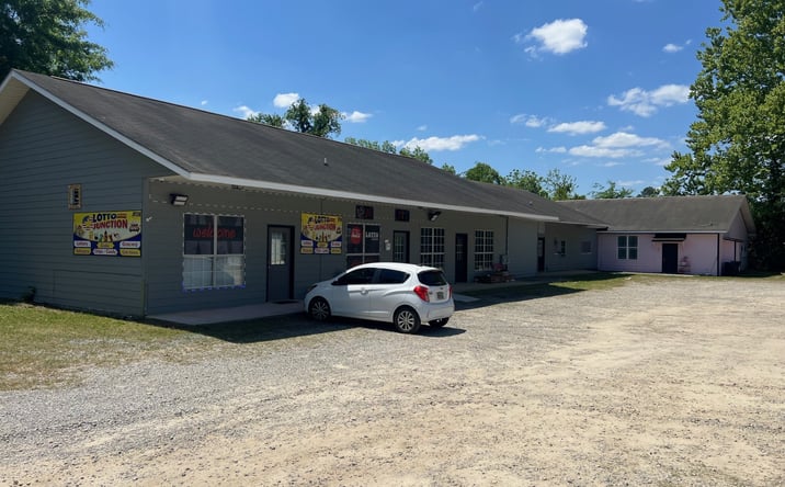Pictures of Retail property located at 8 Mashburn Street, Hawkinsville, GA 31036 for sales - image #1
