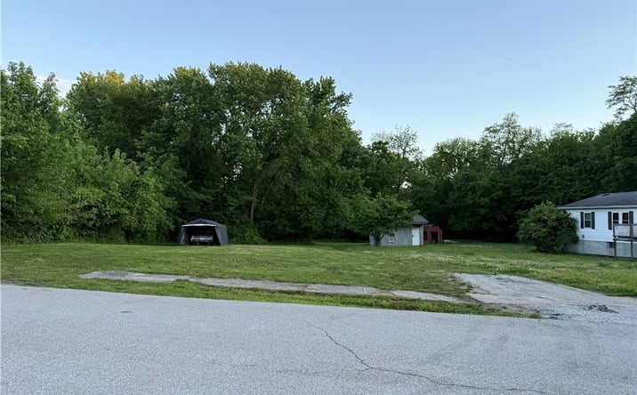 Pictures of Land, Multifamily property located at 1007 W Lexington Street, Richmond, MO 64085 for sales - image #1