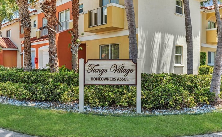 Pictures of Multifamily property located at 225 NW 14th Ave, Fort Lauderdale, FL 33311 for sales - image #1