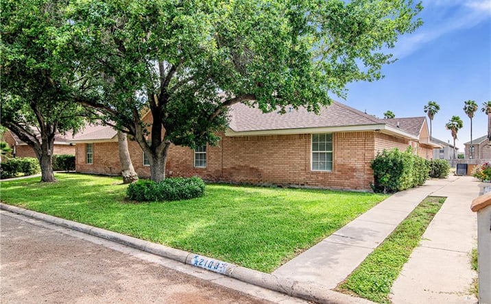 Pictures of Multifamily property located at 2108 E Kimberly Lane E, Edinburg, TX 78541 for sales - image #1
