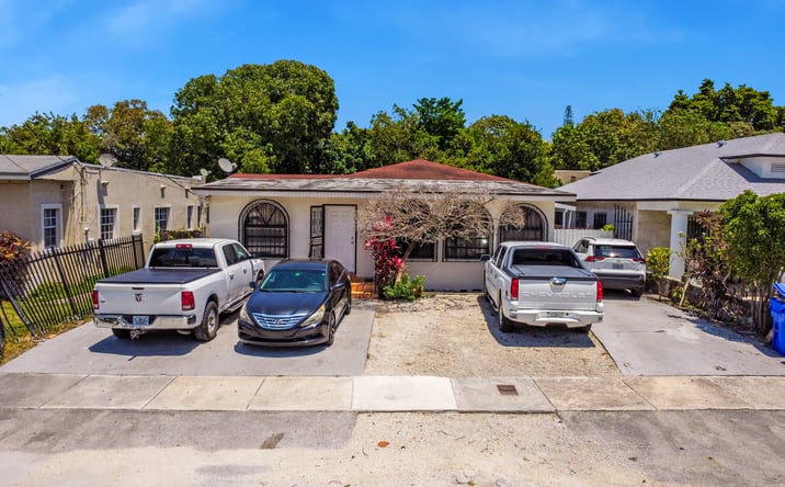 Pictures of Multifamily property located at 201 NW 25TH AVE, MIAMI, FL 33125-5239 for sales - image #1