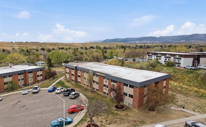 Pictures of Multifamily property located at 2401 Grandview Place, Casper, WY 82601 for sales - image #1