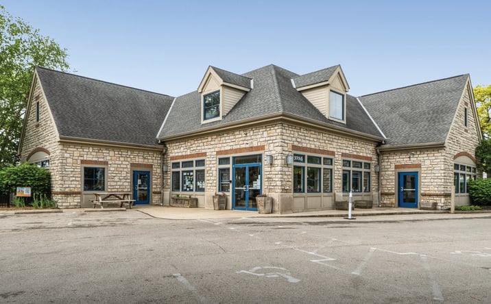 Pictures of Retail property located at 3755 West Dublin-Granville Road, Dublin, OH 43017 for sales - image #1