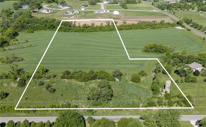 Pictures of Land, Multifamily property located at Lot 5 Tonganoxie Drive, Leavenworth, KS 66048 for sales - image #1