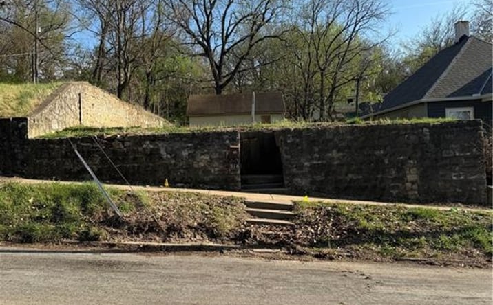 Pictures of Land, Multifamily property located at 516 Blake Street, St Joseph, MO 64504 for sales - image #1