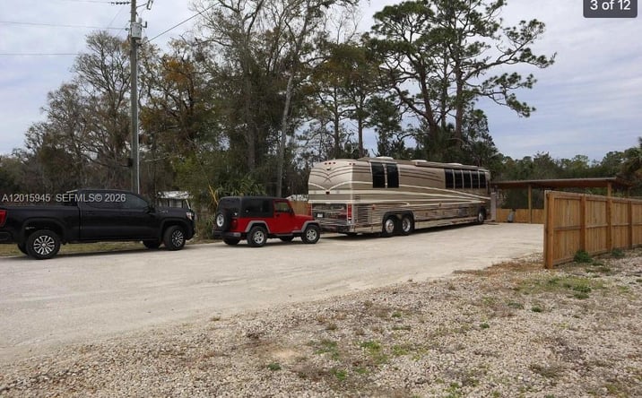 Pictures of Industrial property located at 609 SE 2nd ave, Other City - In The State Of Florida, FL 32359 for sales - image #1