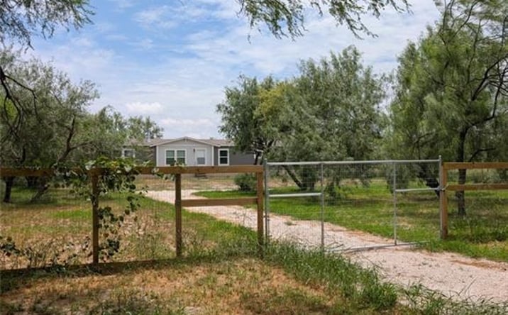 Pictures of Land, Multifamily property located at 905 W Doffing Road W, San Juan, TX 78589 for sales - image #1