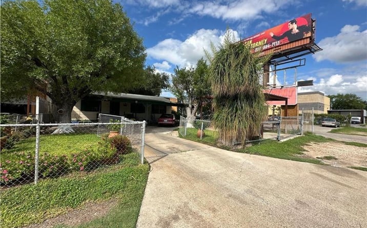 Pictures of Land, Multifamily property located at 804 Frontage Road E, Alamo, TX 78516 for sales - image #1
