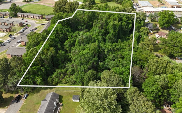 Pictures of Land property located at 0 Coventry Dr (end of) Lot 92, Southaven, MS 38671 for sales - image #1