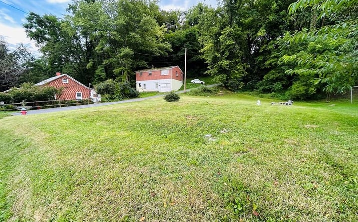 Pictures of Land, Multifamily property located at 508 Pearl Ave, Marion, VA 24354 for sales - image #1