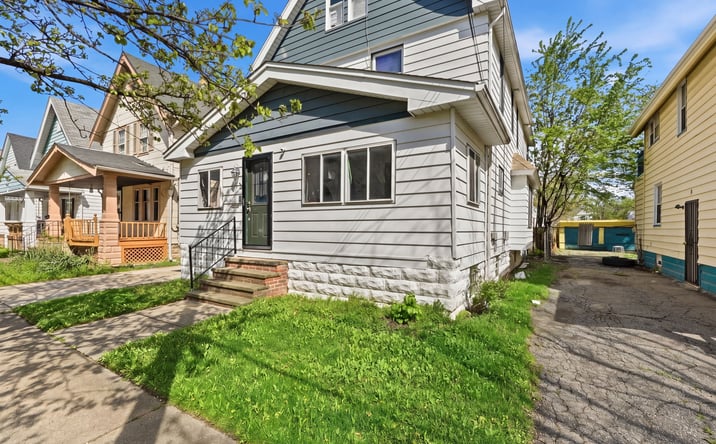 Pictures of Multifamily property located at 3202 Montclair Avenue, Cleveland, OH 44109 for sales - image #1