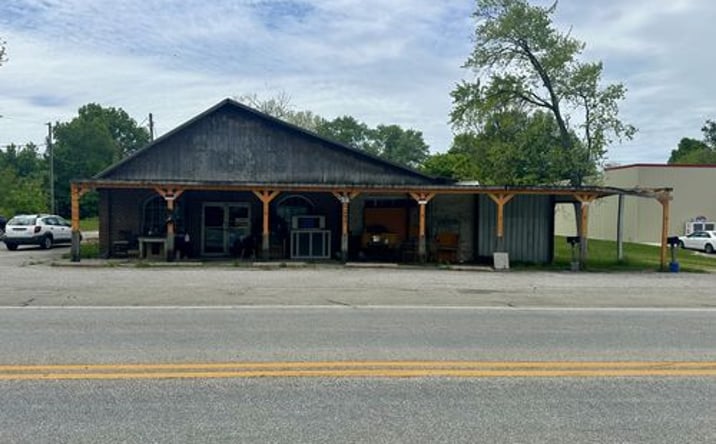 Pictures of Retail, Multifamily, Land property located at 1025 HWY 135 NE, Palmyra, IN 47164 for sales - image #1