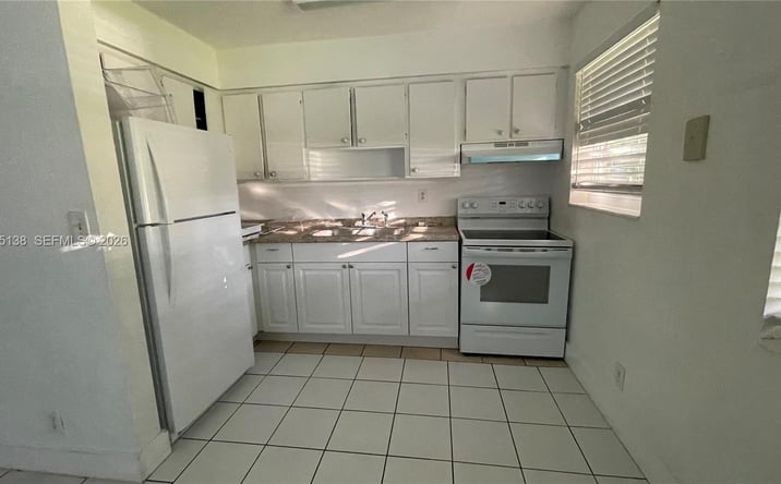 Pictures of Multifamily property located at 5200 NW 16th St, Lauderhill, FL 33313 for sales - image #1
