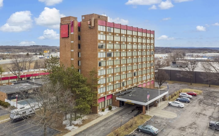 Pictures of Hospitality property located at 3 Watervliet Avenue Ext, Albany, NY 12206 for sales - image #1