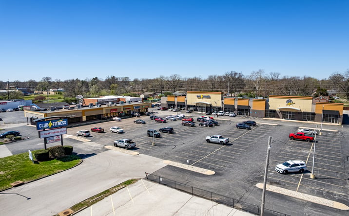Pictures of Retail property located at 737 North Highway 67, Florissant, MO 63031 for sales - image #1