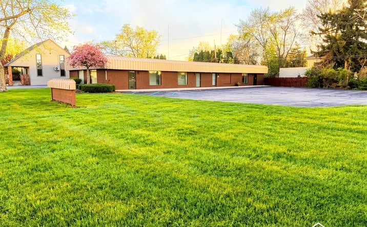 Pictures of Retail, Office, Mixed Use property located at 15175 South Dixie Highway, Monroe, MI 48161 for sales - image #1