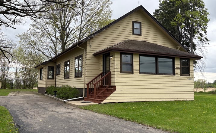 Pictures of Office property located at 1601 Illinois 47, Woodstock, IL 60098 for sales - image #1