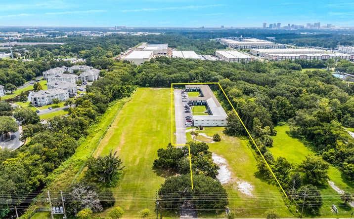 Pictures of Multifamily property located at 1625 MERCY DR, ORLANDO, FL 32808-6400 for sales - image #1