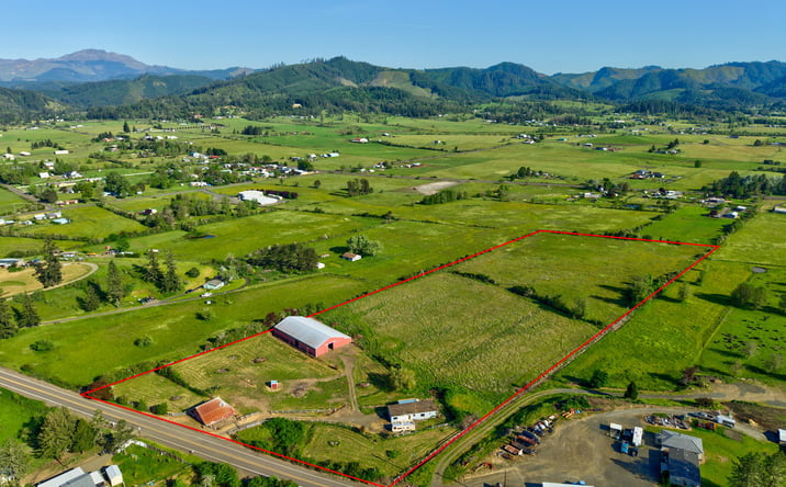 Pictures of Retail property located at 2529 Northside Road, Sutherlin, OR 97479 for sales - image #1