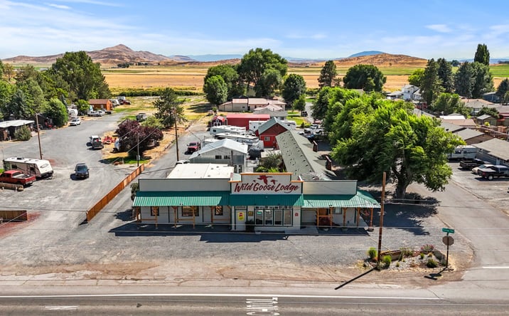 Pictures of Hospitality property located at 105 East Court Drive, Merrill, OR 97633 for sales - image #1