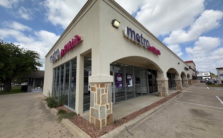 Pictures of Retail, Office property located at 901 N SYLVANIA AVE, FORT WORTH, TX 76111-2461 for sales - image #1