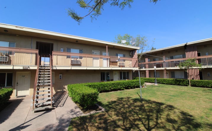 Pictures of Retail, Multifamily property located at 532-620 North Fulton Street, Fresno, CA 93728 for sales - image #1