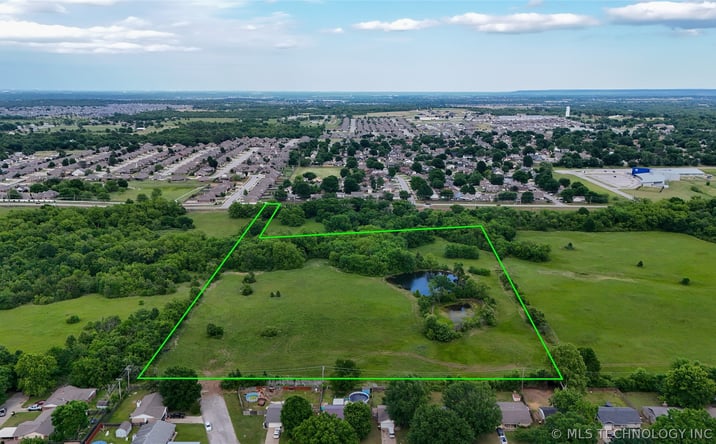 Pictures of Land property located at 6 S Elwood Avenue, Glenpool, OK 74033 for sales - image #1