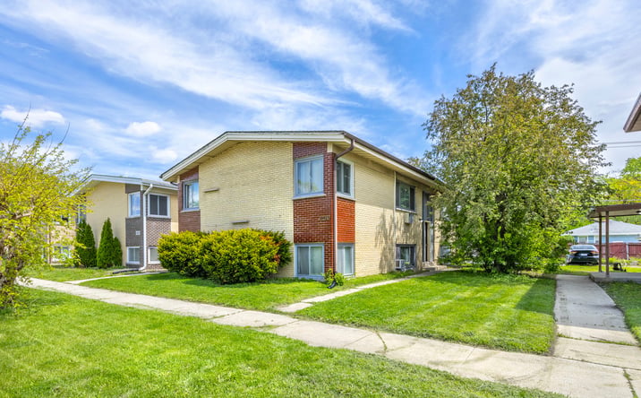 Pictures of Multifamily property located at 18425 Torrence Avenue, Lansing, IL 60438 for sales - image #1