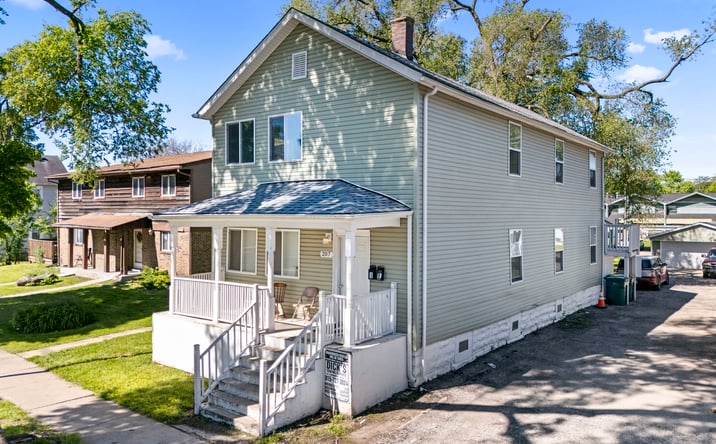 Pictures of Multifamily property located at 207 S Ottawa Street, Joliet, IL 60436 for sales - image #1