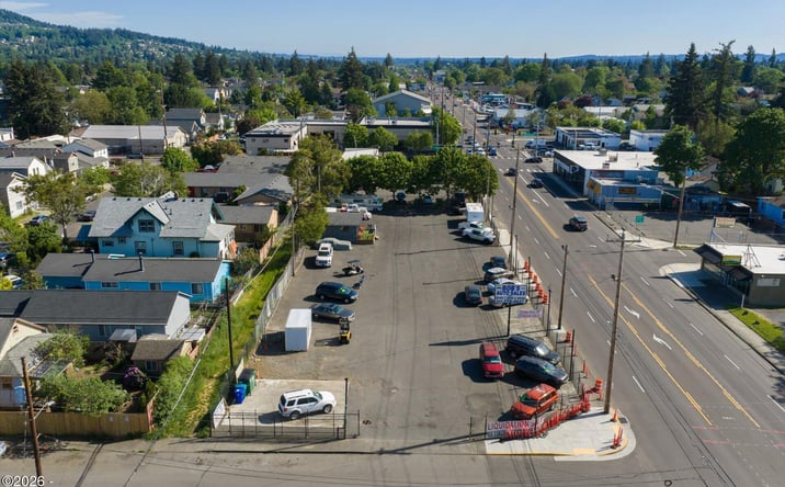 Pictures of Mixed Use, Retail property located at 5826 SE 82nd Avenue, Portland, OR 97266 for sales - image #1