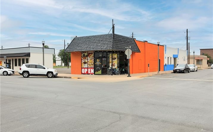Pictures of Office, Retail property located at 700 S Main Street, McAllen, TX 78501 for sales - image #1