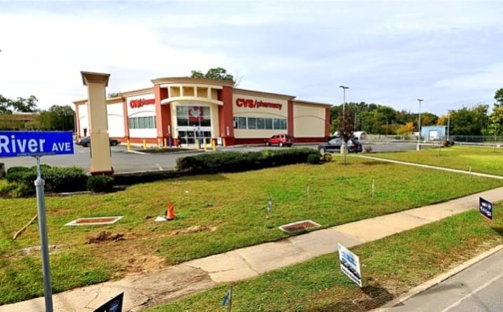 Pictures of Retail property located at 596 RIVER AVE, LAKEWOOD, NJ 08701-5287 for sales - image #1