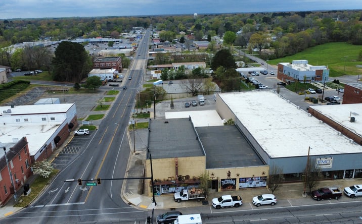 Pictures of Retail property located at 101 N Jackson St, Tullahoma, TN 37388, 103 N Jackson St, Tullahoma, TN 37388 for sales - image #1