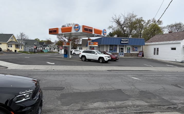 Pictures of Retail property located at 281 Altamont Avenue, Schenectady, NY 12304 for sales - image #1
