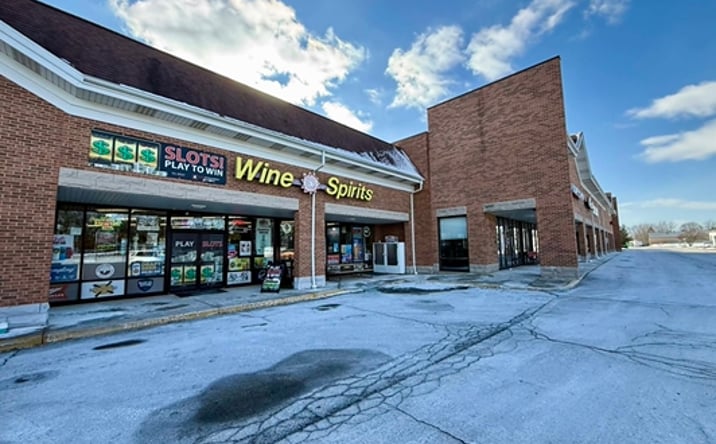 Pictures of Retail property located at 107 West Oak Knoll Drive, Hampshire, IL 60140 for sales - image #1