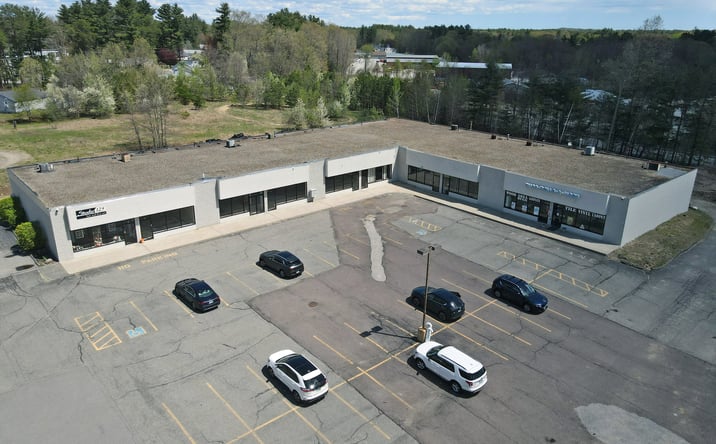 Pictures of Retail property located at 111 Plaistow Road, Plaistow, NH 03865 for sales - image #1