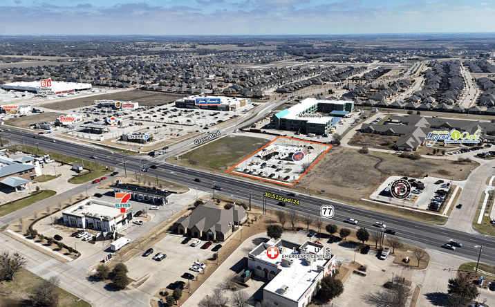 Pictures of Retail property located at 1796 North Highway 77, Waxahachie, TX 75165 for sales - image #1