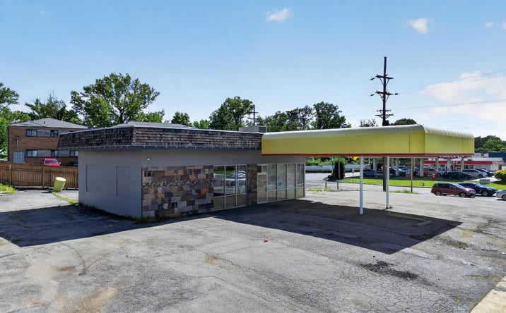 Pictures of Retail property located at 8570 Watson Road, Webster Groves, MO 63119 for sales - image #1