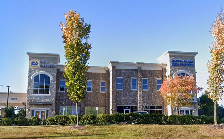Pictures of Retail, Office, Mixed Use property located at 11211 Cantrell Rd, Little Rock, AR 72212-1819 for sales - image #1