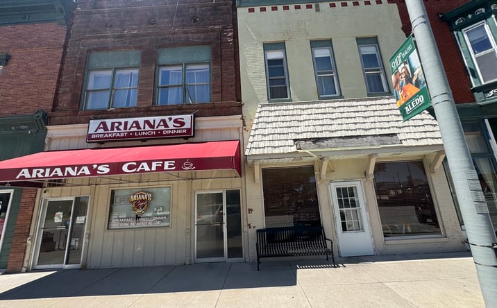 Pictures of Mixed Use, Retail property located at 213 S College Avenue, Aledo, IL 61231 for sales - image #1