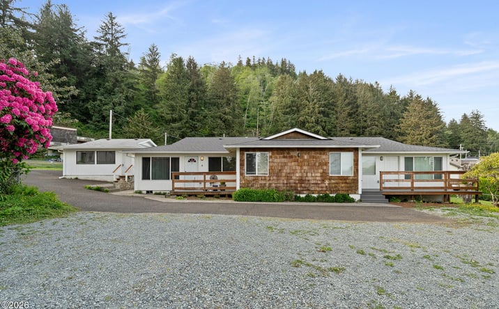 Pictures of Multifamily property located at 1109 Acacia Avenue, Garibaldi, OR 97118 for sales - image #1
