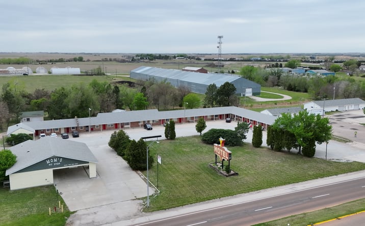 Pictures of Retail, Multifamily property located at 3321 North Lincoln Avenue, York, NE 68467 for sales - image #1