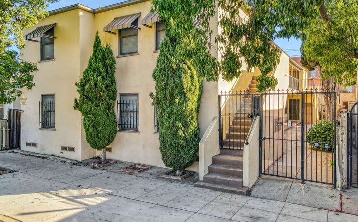 Pictures of Multifamily property located at 1922 Locust Ave, Long Beach, CA 90806 for sales - image #1