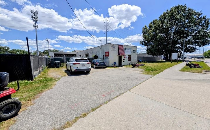 Pictures of Industrial property located at 3008 Cromwell Road, Norfolk, VA 23509 for sales - image #1
