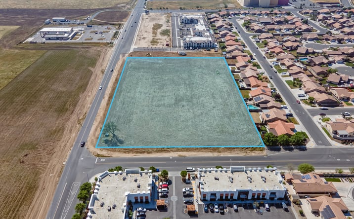 Pictures of Multifamily property located at 555 Dover Pkwy, Delano, CA 93215 for sales - image #1
